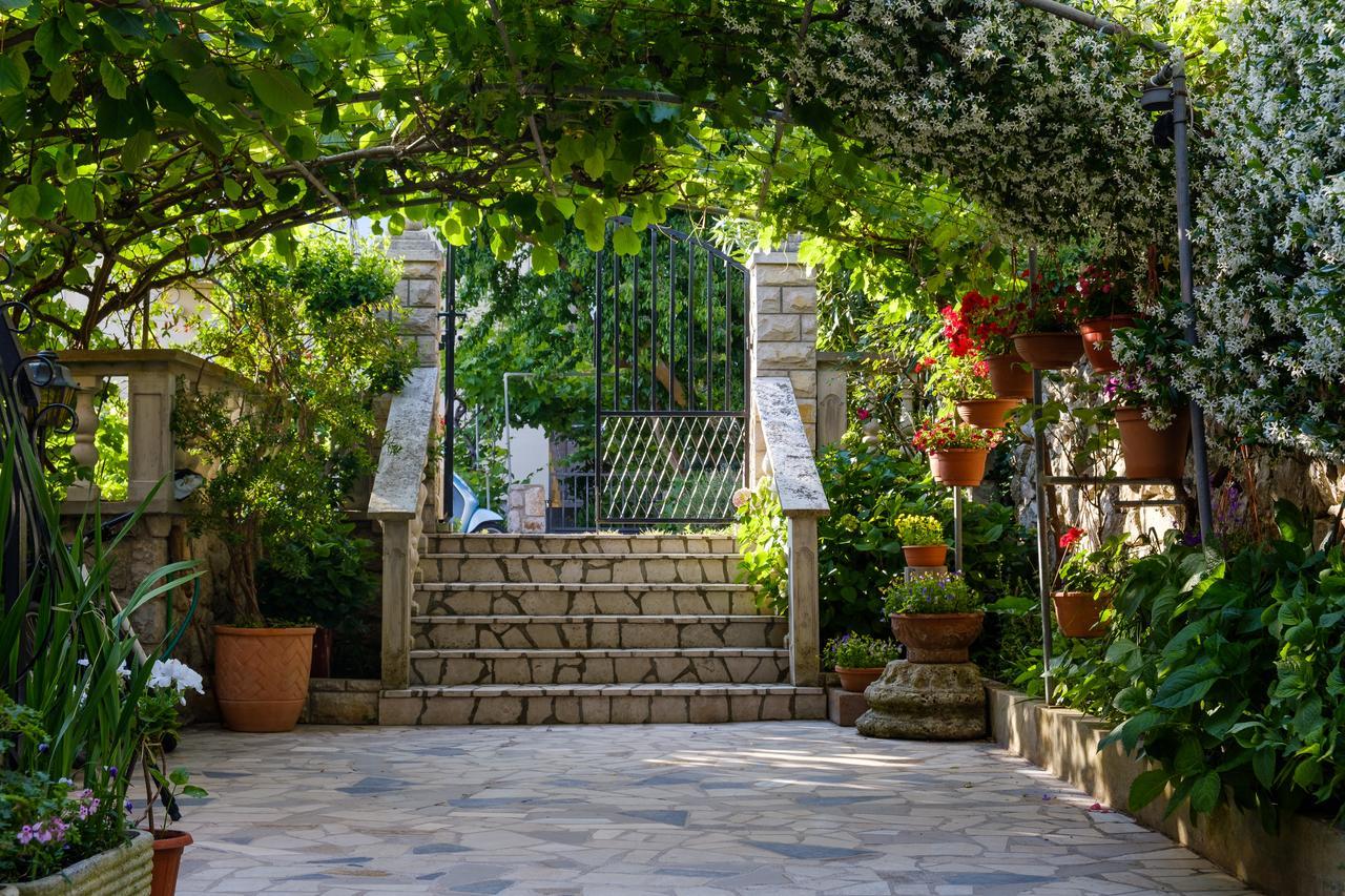 Apartments Beba Mali Lošinj Eksteriør billede