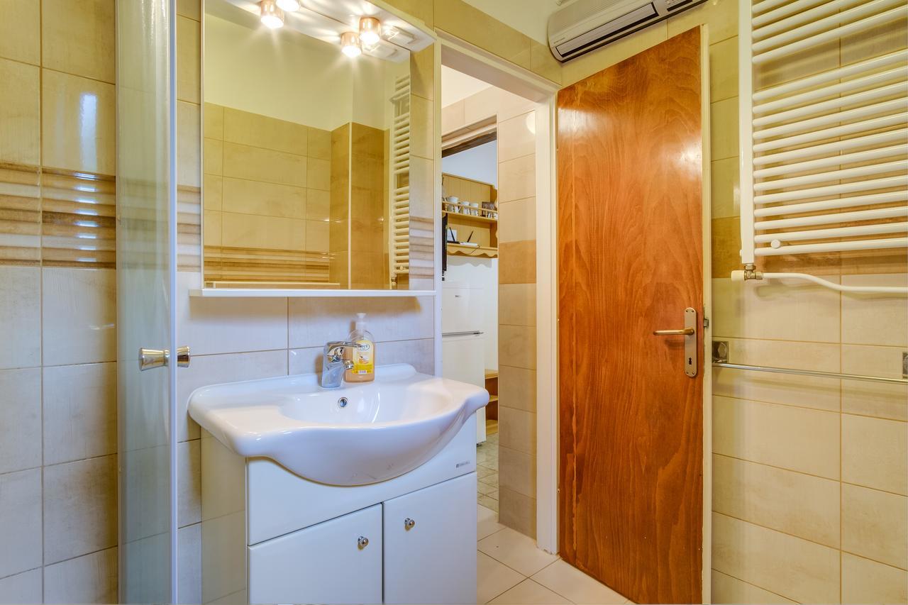 Apartments Beba Mali Lošinj Eksteriør billede