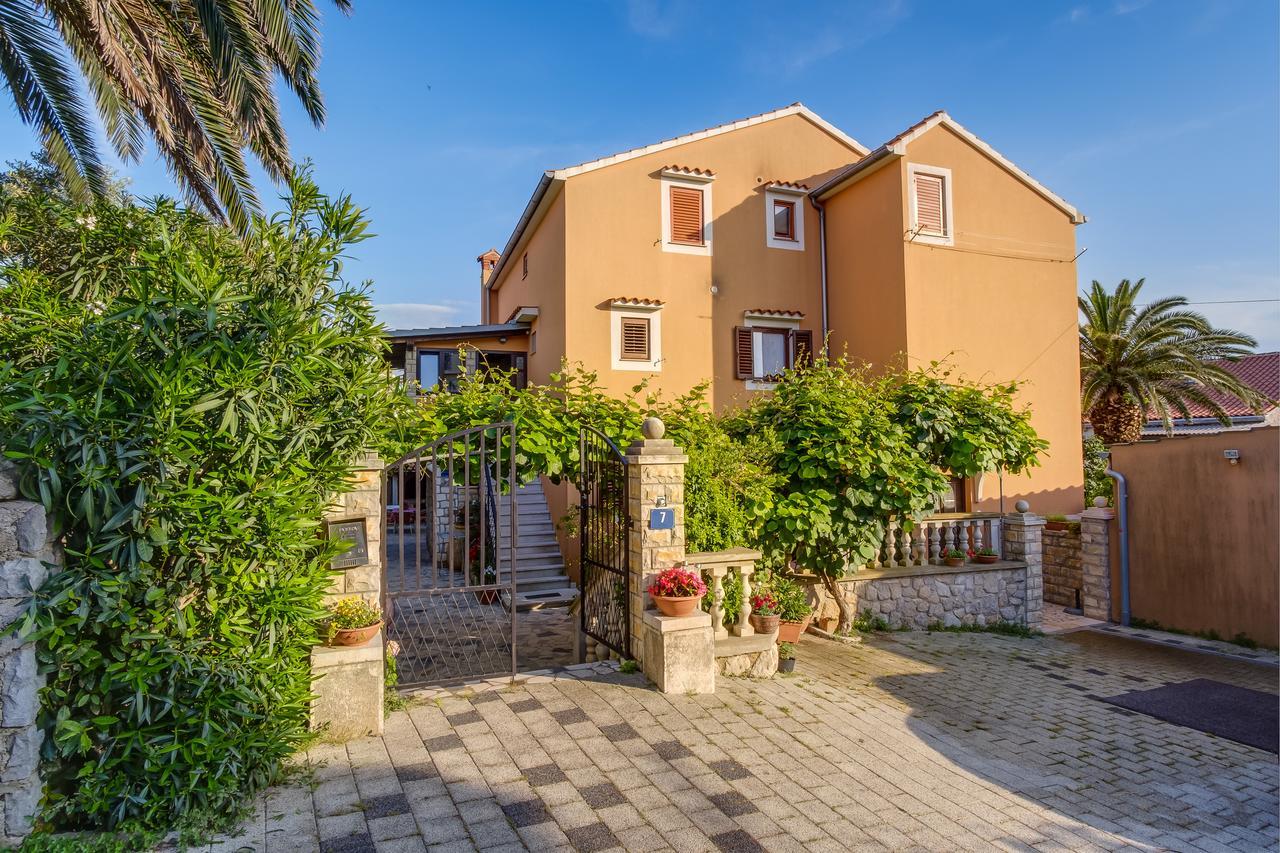 Apartments Beba Mali Lošinj Eksteriør billede