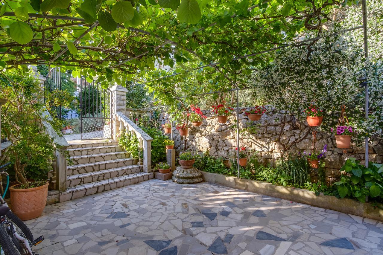 Apartments Beba Mali Lošinj Eksteriør billede